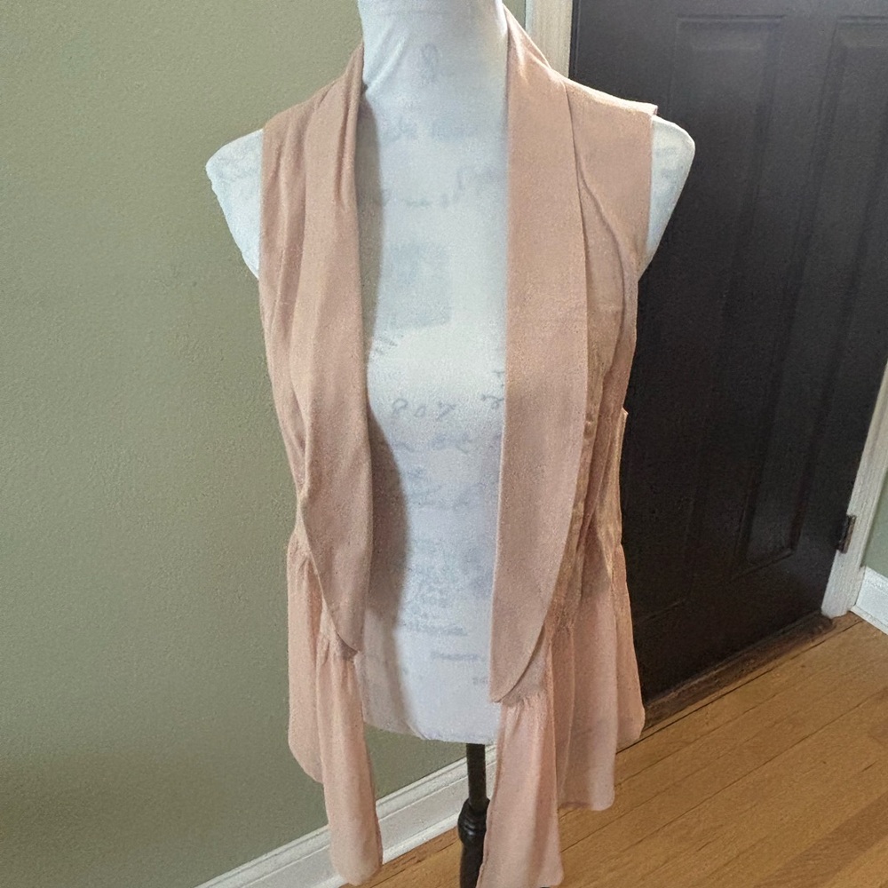 LC Lauren Conrad Peach Sleeveless Vest
